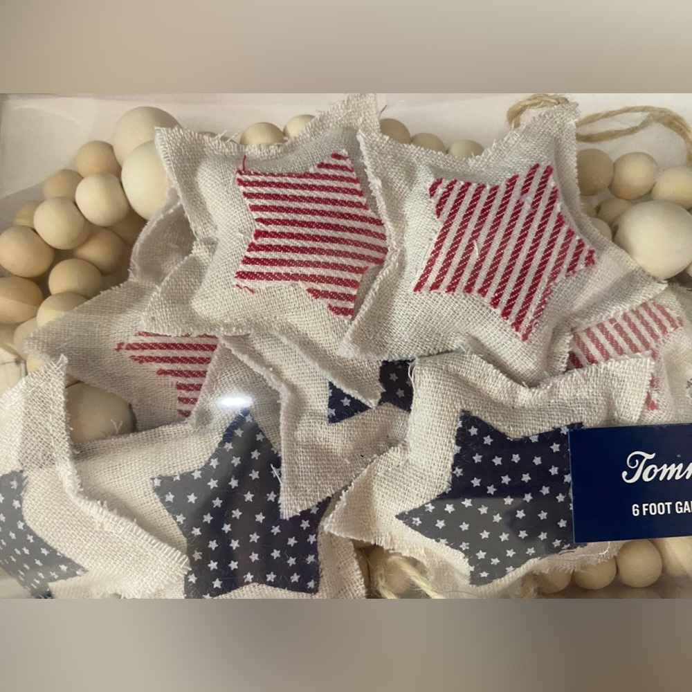 Tommy Bahama Patriotic Beaded and plush stars  6’ garland - Brand New - Picture 4 of 5